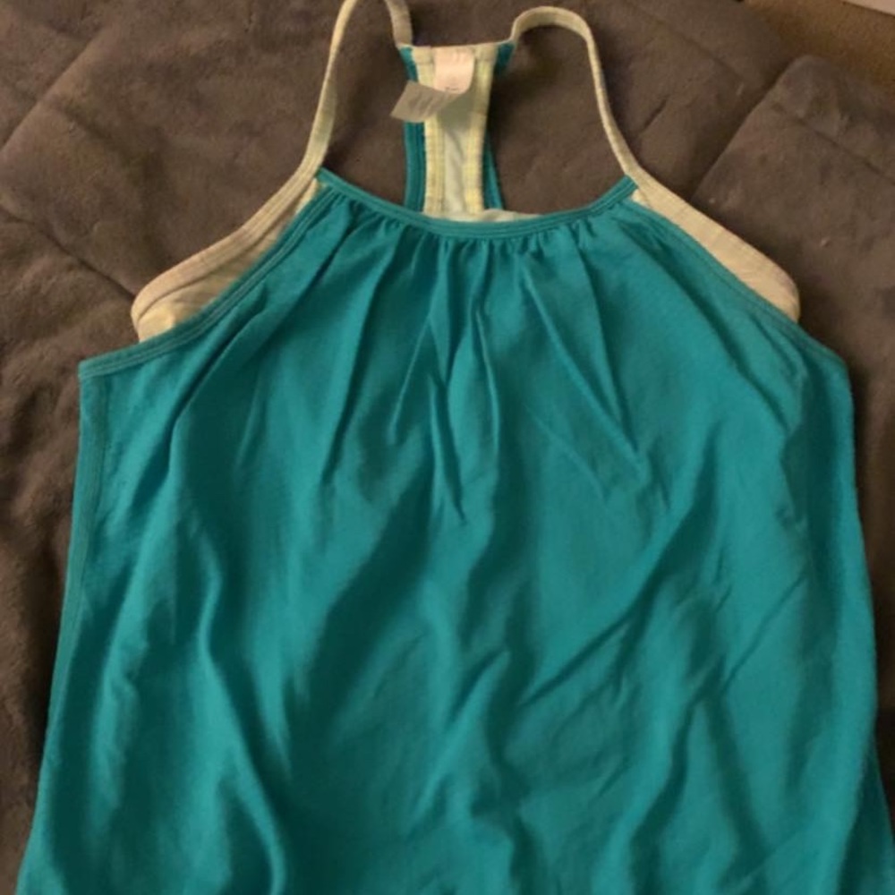 IVIVVA Tank